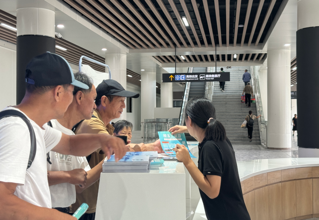 杭溫高鐵開通首個周末 接發旅客16062人
